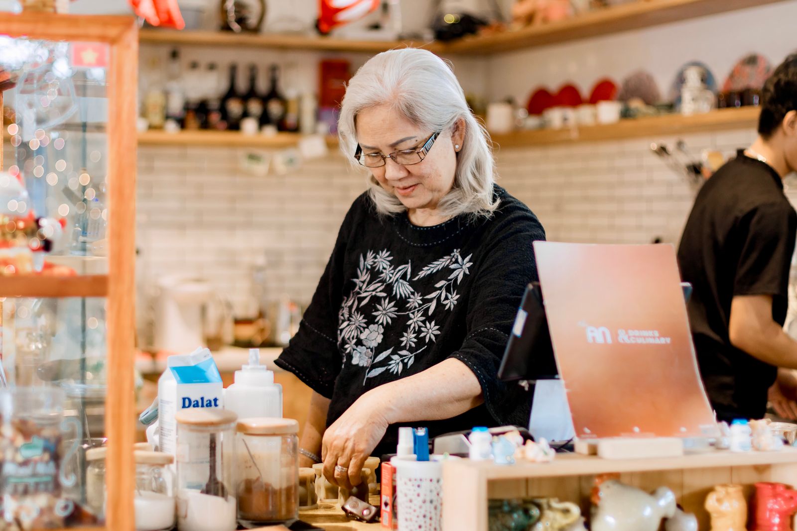 Neighborhood cafés: Business owners policy with cyber